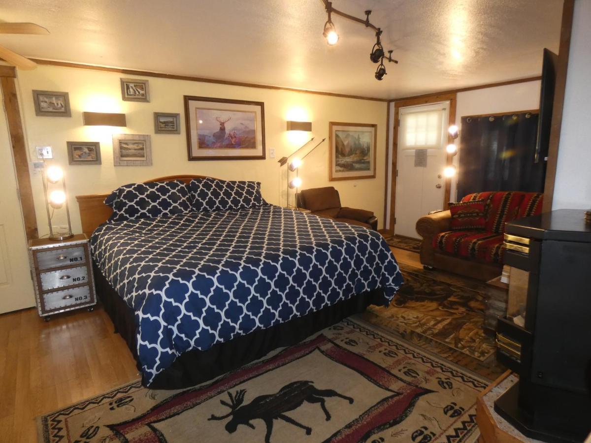 Yellowstone Motel - Adults Only - All Rooms Have Kitchens West Yellowstone Εξωτερικό φωτογραφία