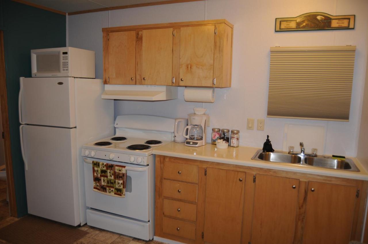 Yellowstone Motel - Adults Only - All Rooms Have Kitchens West Yellowstone Εξωτερικό φωτογραφία